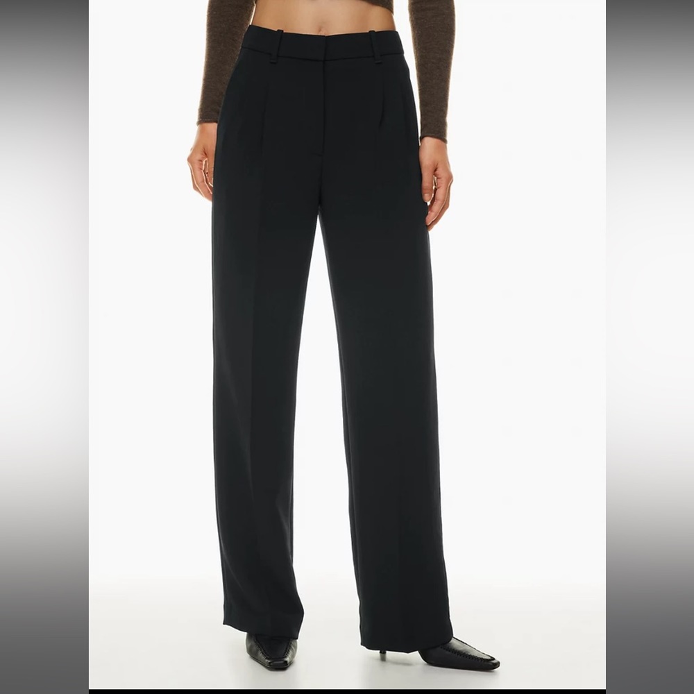Aritzia Effortless Pant